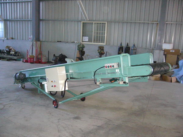 自動升降輸送機